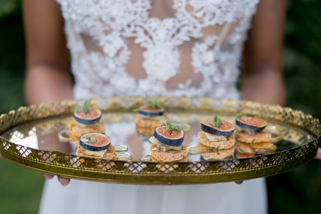 Fig and blue cheese crostini